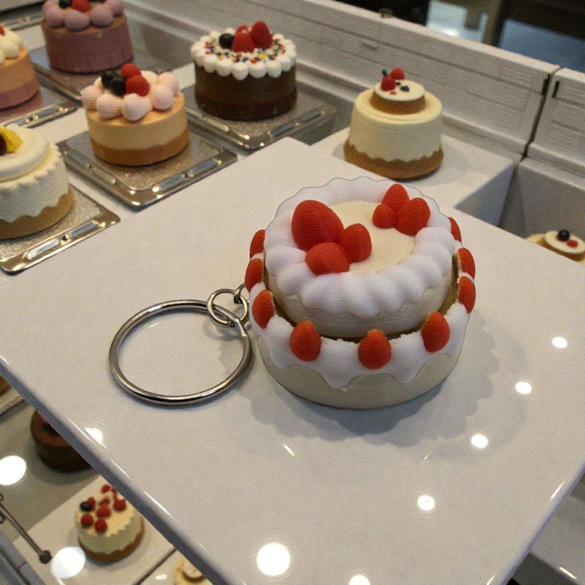 dolibarr:370:BCL-AC-KEY-CSBS-Strawberry Shortcake Clicker KeychainSQ-Photoroom.jpg:sha256=2aa032a9e89a