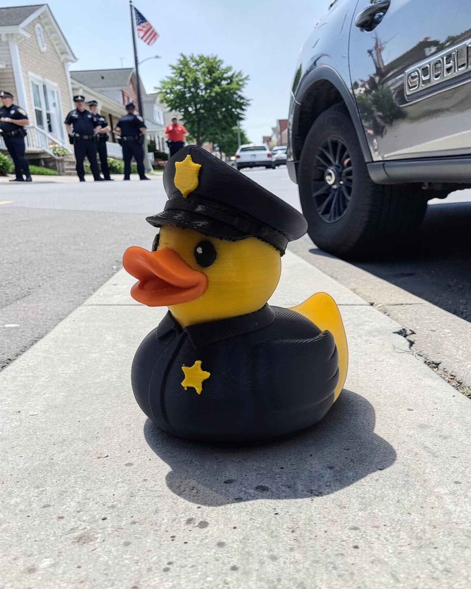 dolibarr:2310:BCL-AF-DPD-POLC-Police DuckSF-Photoroom.jpg:sha256=f7950b9b9c53